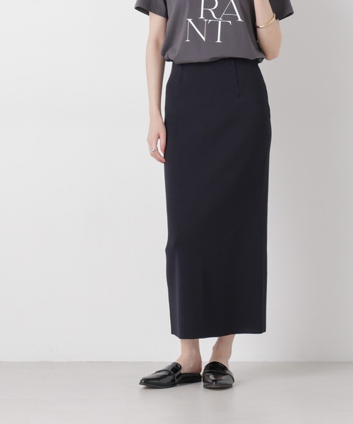 NANO universe（ナノユニバース）の「洗濯機洗可ストレートラインニットスカート(セットアップ可)（スカート・レディース・ブルー/ホワイト/ダークネイビー・FREE）」の17枚目の写真