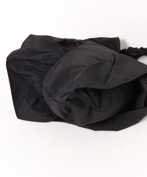 SALON de RUBAN（サロンドルヴァン）の「【SALON de RUBAN / サロン ド ルヴァン】 FURI luu ビッグフリルトート（トートバッグ・レディース・ブラック・FREE）」の3枚目の写真