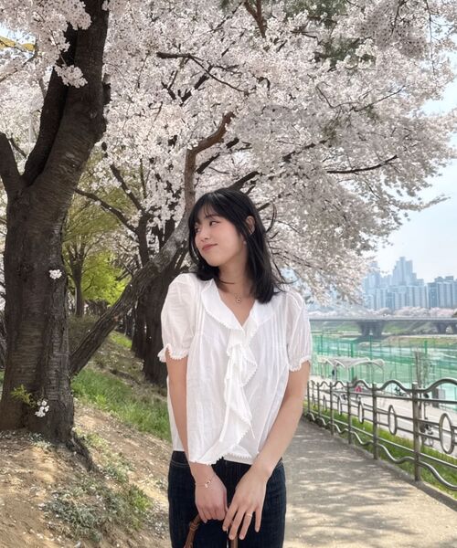 DEHEVE（デヘヴェ）の「Puff Sleeve Ruffle Blouse [Ivory]（シャツ/ブラウス・レディース・アイボリー・FREE）」の9枚目の写真