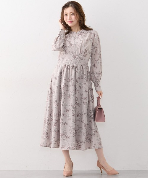 Nissen glamor(ニッセングラマー)の「【大きい胸専用】花柄スタンドネックウエストマークワンピース(ワンピース・レディース・アイボリー/ベージュ・LL/L/M)」の2枚目の写真
