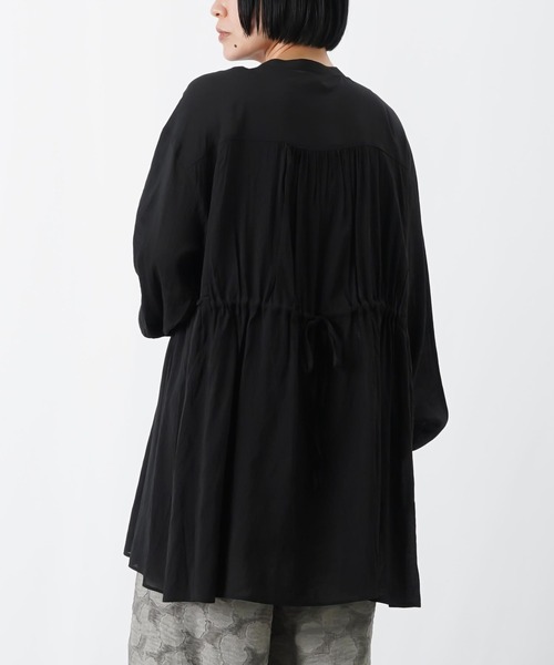 LUCA/LADY LUCK LUCA(ルカ/レディラックルカ)の「LC/LLL シャーリングギャザーチュニックブラウス(シャツ/ブラウス・レディース・アイボリー/ブラック・FREE)」の22枚目の写真