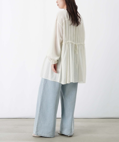 LUCA/LADY LUCK LUCA(ルカ/レディラックルカ)の「LC/LLL シャーリングギャザーチュニックブラウス(シャツ/ブラウス・レディース・アイボリー/ブラック・FREE)」の5枚目の写真