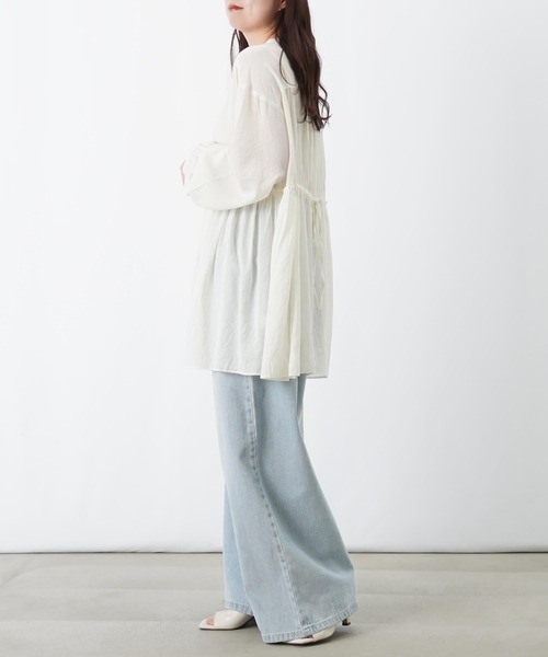 LUCA/LADY LUCK LUCA(ルカ/レディラックルカ)の「LC/LLL シャーリングギャザーチュニックブラウス(シャツ/ブラウス・レディース・アイボリー/ブラック・FREE)」の7枚目の写真