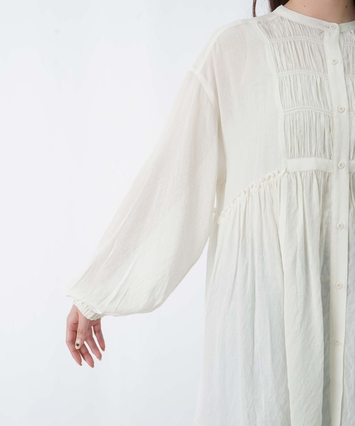 LUCA/LADY LUCK LUCA(ルカ/レディラックルカ)の「LC/LLL シャーリングギャザーチュニックブラウス(シャツ/ブラウス・レディース・アイボリー/ブラック・FREE)」の13枚目の写真