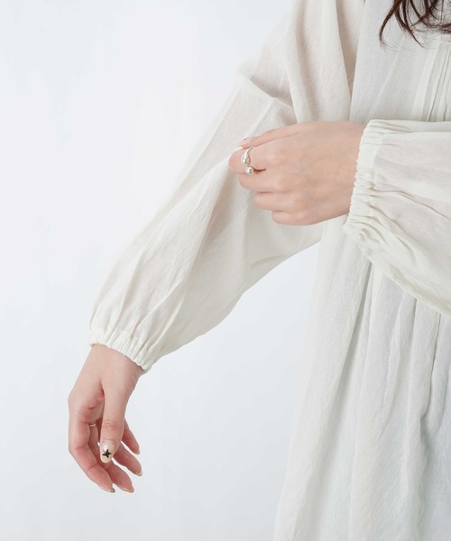 LUCA/LADY LUCK LUCA(ルカ/レディラックルカ)の「LC/LLL シャーリングギャザーチュニックブラウス(シャツ/ブラウス・レディース・アイボリー/ブラック・FREE)」の12枚目の写真