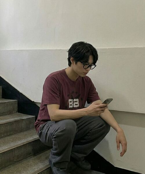 MOZMOZ(モズモズ)の「トゥエイトピグメントクロップ半袖Tシャツバーガンディ(Tシャツ/カットソー・レディース・その他・1/2/3)」の11枚目の写真