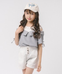 URBAN CHERRY（アーバンチェリー）の「【2点セット】オープンショルダードッキングストライプブラウス＋フロントボタンショートパンツ（シャツ/ブラウス）」