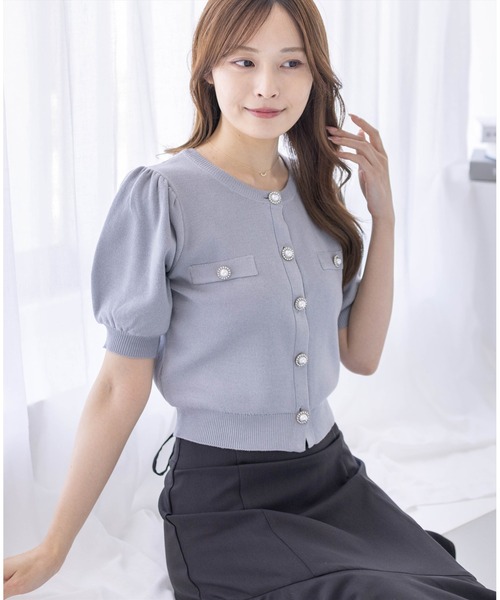 CLEAR BASIC（クリアベーシック）の「パフスリーブビジューボタンニットカーディガン[骨格ウェーブ オフィスカジュアル フェミニン 上品]（カーディガン/ボレロ・レディース・ライトグレー/レッド/ブラック/オフホワイト・F）」の3枚目の写真