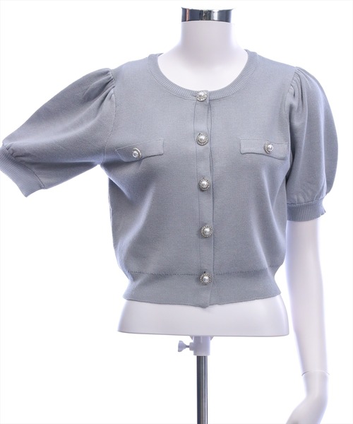 CLEAR BASIC（クリアベーシック）の「パフスリーブビジューボタンニットカーディガン[骨格ウェーブ オフィスカジュアル フェミニン 上品]（カーディガン/ボレロ・レディース・ライトグレー/レッド/ブラック/オフホワイト・F）」の12枚目の写真