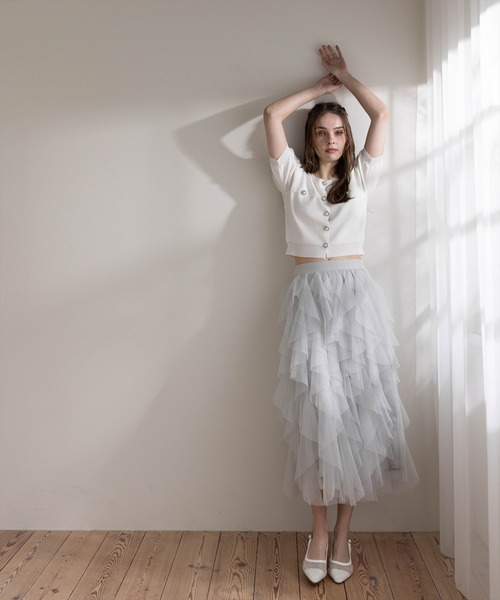 CLEAR BASIC（クリアベーシック）の「パフスリーブビジューボタンニットカーディガン[骨格ウェーブ オフィスカジュアル フェミニン 上品]（カーディガン/ボレロ・レディース・ライトグレー/レッド/ブラック/オフホワイト・F）」の20枚目の写真