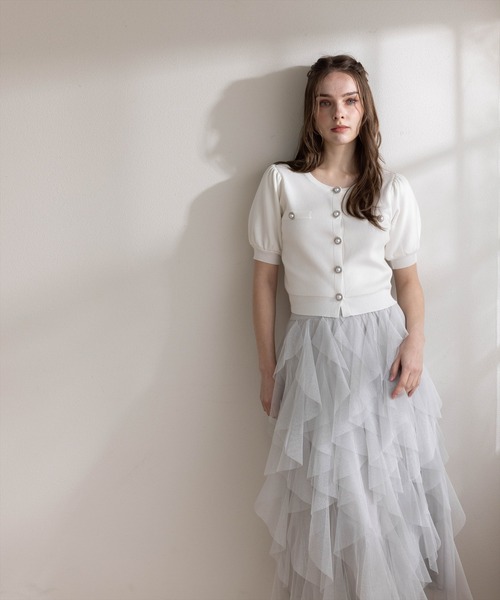 CLEAR BASIC（クリアベーシック）の「パフスリーブビジューボタンニットカーディガン[骨格ウェーブ オフィスカジュアル フェミニン 上品]（カーディガン/ボレロ・レディース・ライトグレー/レッド/ブラック/オフホワイト・F）」の19枚目の写真