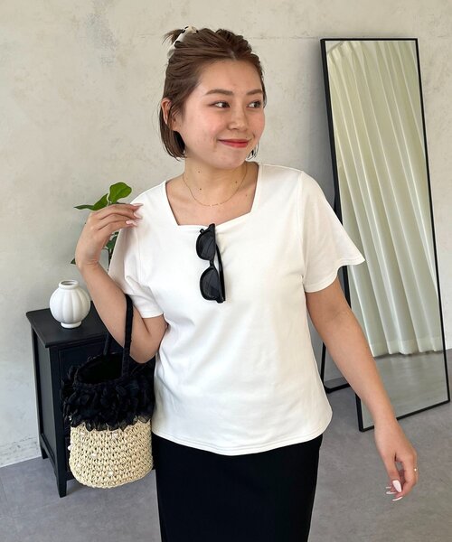 prose verse(プロズヴェール)の「【MOMO】〈吸水速乾・UVカット〉スクエアネックTシャツ(Tシャツ/カットソー・レディース・グレー/ブラック/アイボリー/オフホワイト・MEDIUM/X-LARGE/LARGE)」の2枚目の写真