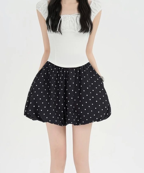 DIAVEL（ディアベル）の「ドット柄フレアミニスカート（スカート・レディース・ブラック/ホワイト・M）」の4枚目の写真