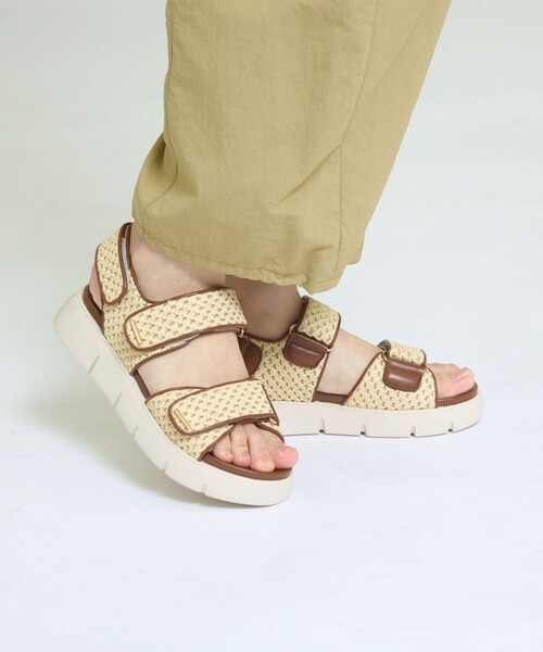 Au BANNISTER（オゥバニスター）の「【軽量】Wベルトスポーツサンダル（サンダル・レディース・ブラック/ブラウン/アイボリー・38/37/36/35/39）」の20枚目の写真