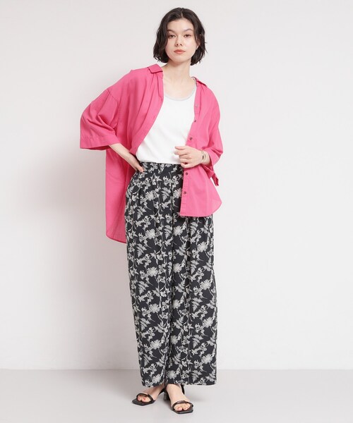 THE SHOP TK (ザ ショップ ティーケー )の「【ひんやり/防しわ/吸水速乾/UV】花柄プリント イージーパンツ(その他パンツ・レディース・ブルー系その他2/ブラック系/ダークブラウン系・12/13)」の6枚目の写真
