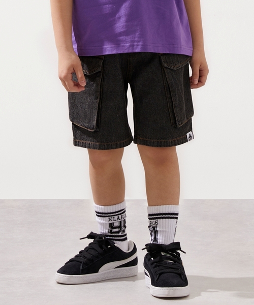 XLARGE KIDS(エクストララージキッズ)の「ケミカルウォッシュ デニムカーゴハーフパンツ(デニムパンツ・キッズ・ライトブルー/ブラック・120cm/140cm/90cm/100cm/110cm/130cm)」の2枚目の写真