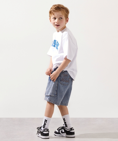 XLARGE KIDS(エクストララージキッズ)の「ケミカルウォッシュ デニムカーゴハーフパンツ(デニムパンツ・キッズ・ライトブルー/ブラック・120cm/140cm/90cm/100cm/110cm/130cm)」の9枚目の写真