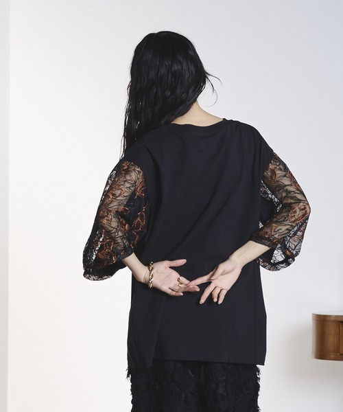 OKIRAKU(オキラク)の「(OKIRAKU×ROSEBUD)LACE SLEEVE GRAPHIC TOP(Tシャツ/カットソー・レディース・ブラック/ホワイト・ONE SIZE)」の13枚目の写真