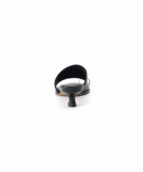 LE VERNIS(ル・ベルニ)の「《追加》LE VERNIS/ルベル二 Toe ring sandals(サンダル・レディース・ブラック・24.5cm/24cm/23.5cm/23cm)」の8枚目の写真