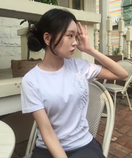 IFYOUWANT(イフユーウォント)の「Cursive Crop Tee Black(Tシャツ/カットソー・レディース・その他・FREE)」の4枚目の写真