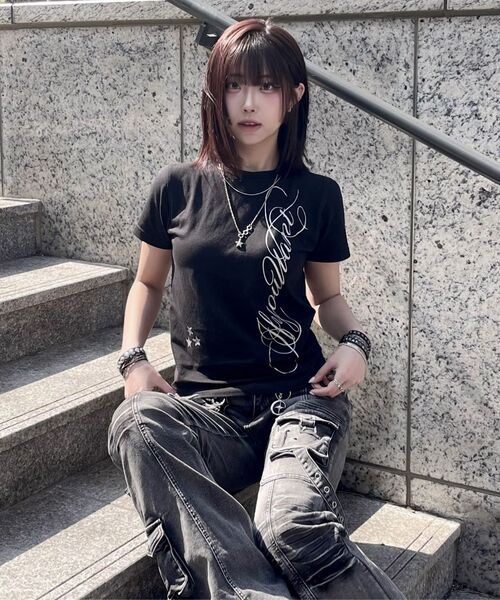 IFYOUWANT(イフユーウォント)の「Cursive Crop Tee Black(Tシャツ/カットソー・レディース・その他・FREE)」の5枚目の写真