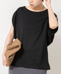 変形フレンチスリーブボートネックカットソー