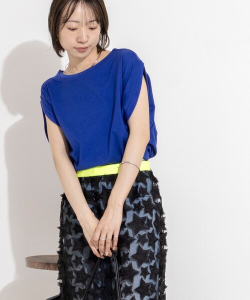 Rie Miller(リエミラー)の「変形フレンチスリーブボートネックカットソー(Tシャツ/カットソー・レディース・ブラウン/ブラック/オフホワイト/ブルー・38)」の10枚目の写真