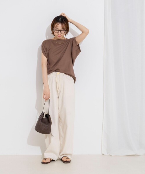 Rie Miller(リエミラー)の「変形フレンチスリーブボートネックカットソー(Tシャツ/カットソー・レディース・ブラウン/ブラック/オフホワイト/ブルー・38)」の22枚目の写真