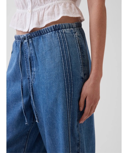 GAP（ギャップ）の「ミッドライズ ウルトラソフト イージーウエスト バレルデニム（デニムパンツ・レディース・インディゴブルー・XS/S/M/L/XXS）」の5枚目の写真