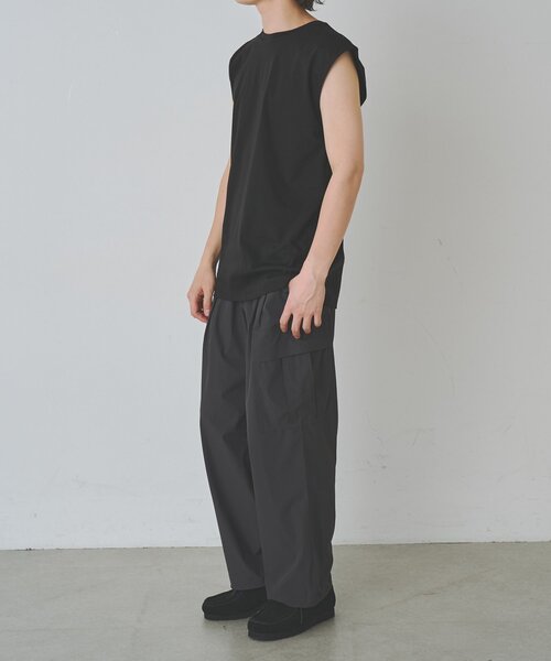 COLONY 2139(コロニートゥーワンスリーナイン)の「スマート変形ノースリーブT(Tシャツ/カットソー・メンズ・ホワイト/ブラック・MEDIUM/LARGE)」の4枚目の写真