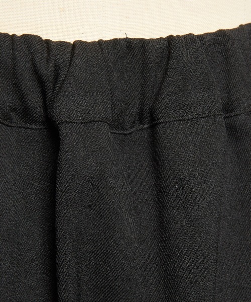 gomme(ゴム)の「ウーリーライクタックパンツ(その他パンツ・レディース・カーキ/ブラック/チャコールグレー・MEDIUM)」の22枚目の写真