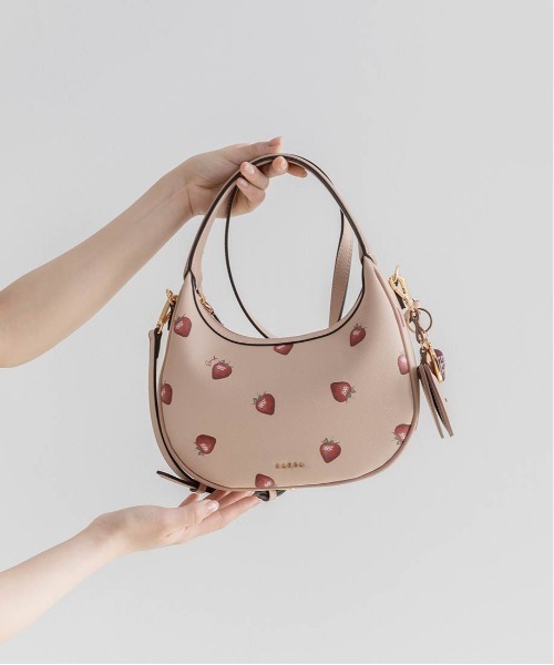 RANDA(ランダ)の「【Cherry&Strawberry】2WAY ハーフムーンショルダーバッグ(ショルダーバッグ・レディース・ブラック/アイボリー/ピンク・FREE)」の14枚目の写真