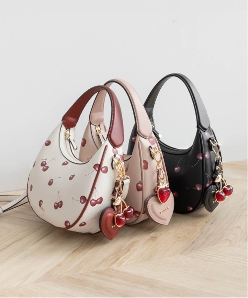 RANDA(ランダ)の「【Cherry&Strawberry】2WAY ハーフムーンショルダーバッグ(ショルダーバッグ・レディース・ブラック/アイボリー/ピンク・FREE)」の6枚目の写真