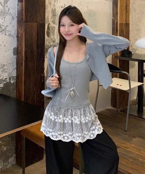 Alvia(アルビア)の「韓国風 レース切替ロングキャミソール|レイヤード用ロングタンク・裾見せインナー(キャミソール・レディース・ホワイト/グレー・M)」の20枚目の写真