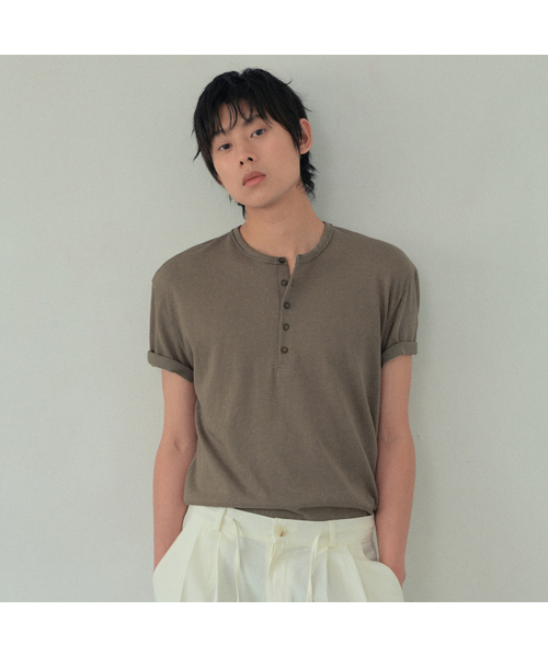 WEDNESDAY OASIS(ウェンズデーオアシス)の「ヴィンテージヘンリーネック半袖Tシャツ_3COLOR(WB6TP27)(Tシャツ/カットソー・メンズ・ブラック/アイボリー/カーキ・MEDIUM/LARGE)」の3枚目の写真
