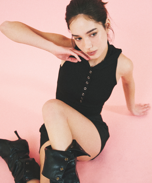 A.R.U(エイアールユー)の「SNAP HOOD BODYSUIT(Tシャツ/カットソー・レディース・アイボリー/ピンク/チャコールグレー/ブラック・SMALL/MEDIUM)」の9枚目の写真