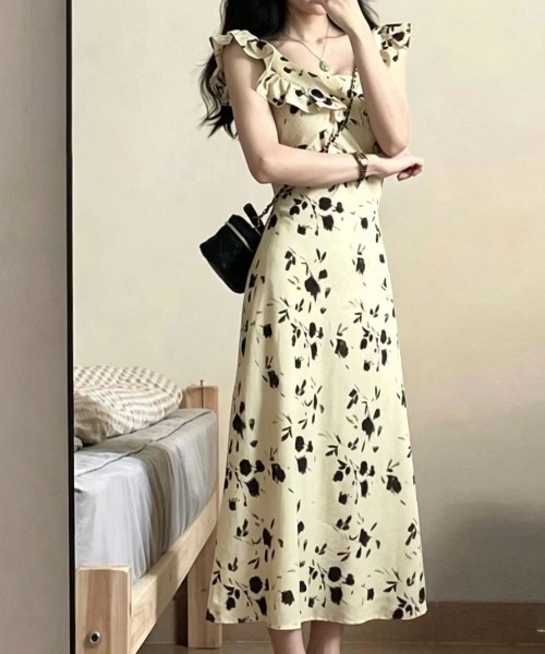 LUCPY(ラクピー)の「フラワープリントフリルワンピース(ワンピース・レディース・ホワイト・XX-LARGE/X-LARGE/LARGE/MEDIUM)」の2枚目の写真
