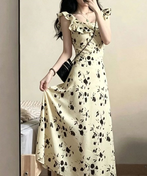 LUCPY(ラクピー)の「フラワープリントフリルワンピース(ワンピース・レディース・ホワイト・XX-LARGE/X-LARGE/LARGE/MEDIUM)」の3枚目の写真