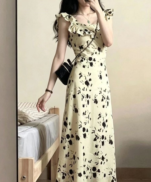LUCPY(ラクピー)の「フラワープリントフリルワンピース(ワンピース・レディース・ホワイト・XX-LARGE/X-LARGE/LARGE/MEDIUM)」の4枚目の写真