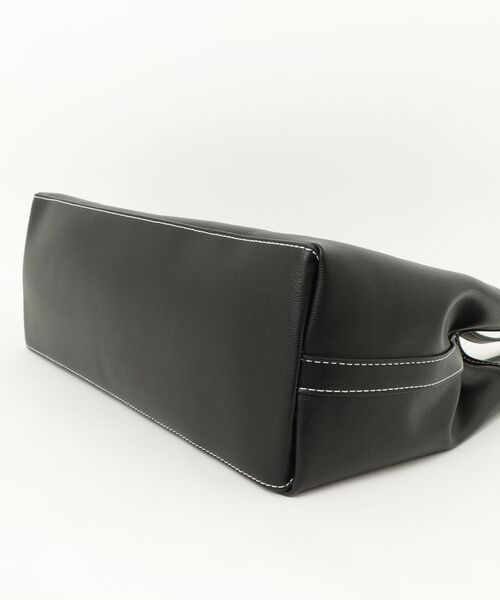 Guess（ゲス）の「ANGELICA Carryall（トートバッグ・レディース・ブラウン/ブラック・ONE SIZE）」の5枚目の写真
