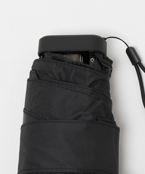 UNITED ARROWS(ユナイテッドアローズ)の「<GODO DESIGN>POCKESOL/晴雨兼用 折りたたみ傘(長傘・メンズ・ブラック/シルバー・FREE)」の16枚目の写真