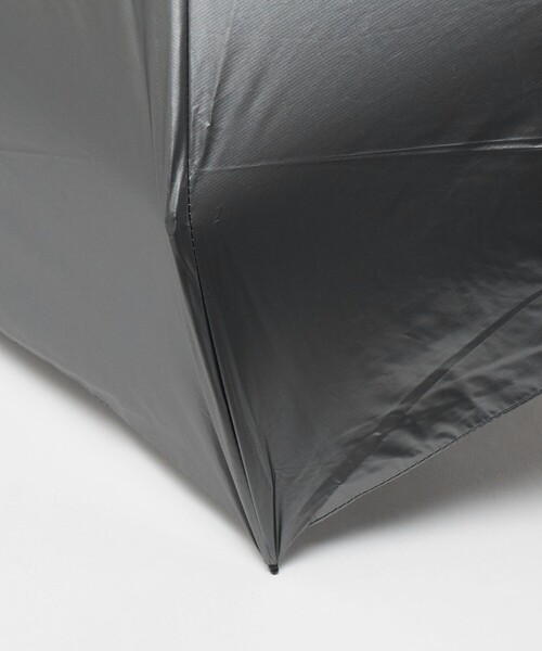 UNITED ARROWS(ユナイテッドアローズ)の「<GODO DESIGN>POCKESOL/晴雨兼用 折りたたみ傘(長傘・メンズ・ブラック/シルバー・FREE)」の22枚目の写真