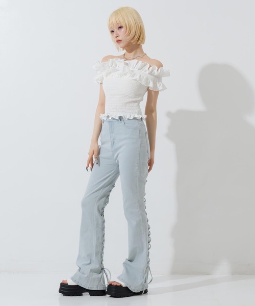 ANAP(アナップ)の「バックレースアップ ストレッチ フレアデニムパンツ(デニムパンツ・レディース・ブルー/ライトブルー・S/M)」の19枚目の写真