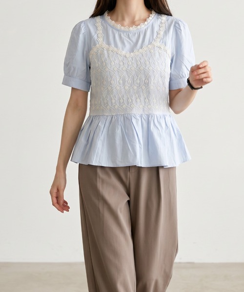 umune(ウムネ)の「ビスチェ風ブラウス 半袖 ケミカルレース 切り替え ペプラム フレンチガーリー ドッキング 重ね着風 大人可愛い トップス 夏(アンサンブル・レディース・サックスブルー/オフホワイト・FREE)」の8枚目の写真