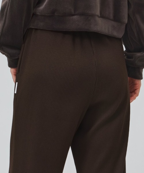 TIGORA(ティゴラ)の「ティゴラ TIGORA 撥水ストレッチリブワイドパンツ(その他パンツ・レディース・ダークブラウン/ベージュ・L/M/S/XL)」の17枚目の写真