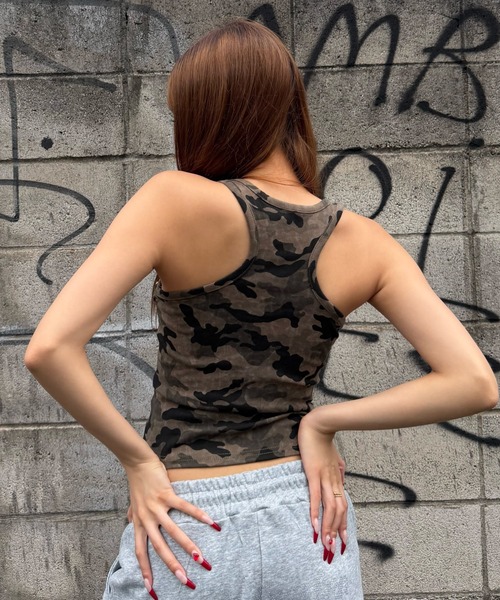 mindseeker girls(マインドシーカーガールズ)の「Studded Camouflage Tank Top / スタッズ付きカモフラージュタンクトップ(タンクトップ・レディース・グレー/カーキ・FREE)」の3枚目の写真