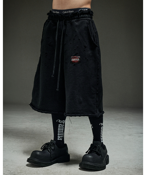 MWOONG(ムン)の「Washed destroyed bermuda P BK(スウェットパンツ・レディース・その他・FREE)」の4枚目の写真