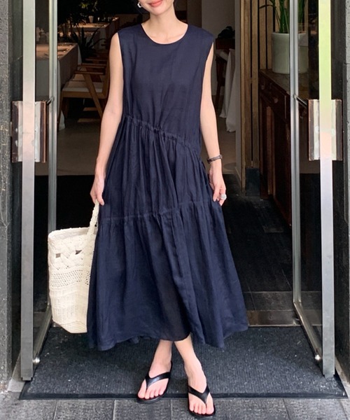 DAY CLOSET(デイ クローゼット)の「【シルエット調節可能なドロスト付き/すっきり斜めライン/裏地付き】涼しく軽い着心地。ノースリーブ ラウンドネック ティアード ワンピース レディース(ワンピース・レディース・ネイビー・FREE)」の3枚目の写真