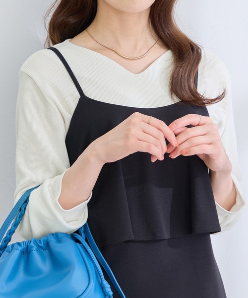 alotta(アロッタ)の「上品きれい見え叶う!柔らかリブ素材ハートネックカットソートップス(Tシャツ/カットソー・レディース・ホワイト/ブルー/ブラック/ネイビー・M/L/LL)」の20枚目の写真