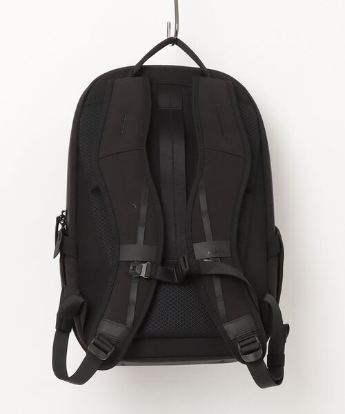 ALPAKA(アルパカ)の「ALPAKA / アルパカ Elements Backpack Pro 撥水/防水 タクティカル バックパック(バックパック/リュック・メンズ・ブラック・FREE)」の22枚目の写真